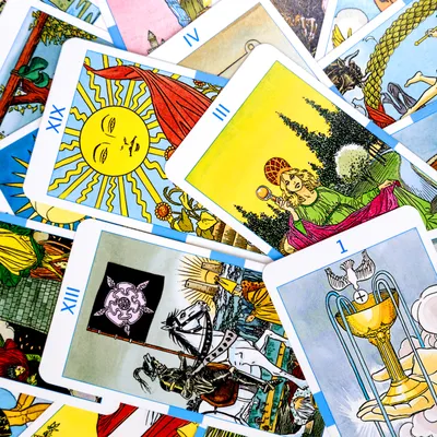 How tarot became the latest social media craze - Macleans.ca