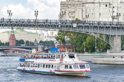 Теплоход Москва-89: официальный сайт по аренде от судовладельца