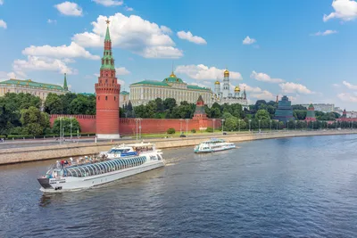 Теплоход Рэдиссон - официальная аренда в Москве - Ривер Тревел