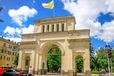 Триумфальной арке Ставрополя 180 лет