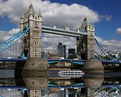 London Tower Bridge В Снег — стоковые фотографии и другие картинки  Архитектура - Архитектура, Без людей, Вертикальный - iStock