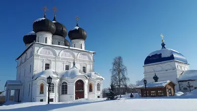 Колокольня — Свято-Успенский кафедральный собор Трифонова мужского монастыря  г. Кирова