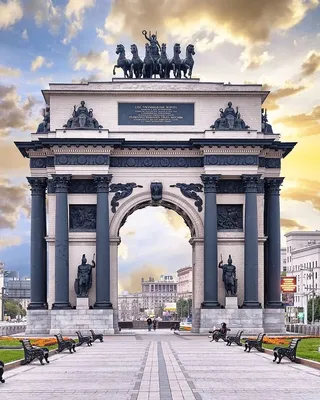 The arc de triomphe — Узнай Москву