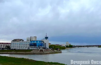 Фото: Голубой огонёк, торговый центр, просп. Карла Маркса, 29А, Омск —  Яндекс Карты