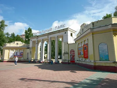 В Центральном парке Новосибирска в тестовом режиме запущен светомузыкальный  фонтан