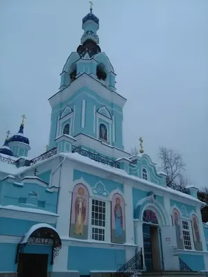 Типичный Екатеринбург - Вознесенская церковь - один из старейших  православных храмов Екатеринбурга. Храм был заложен ещё в мае 1770 года!  Фото: Константин Антипин | Facebook