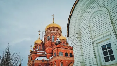 Церковь в Новосибирске, России Стоковое Фото - изображение насчитывающей  церковь, визирования: 46413426