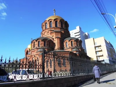 Церковь Казанской иконы Божией Матери, Новосибирск (Новосибирск, город),  фотография. фасады Вид на новый храм с северо-запада.