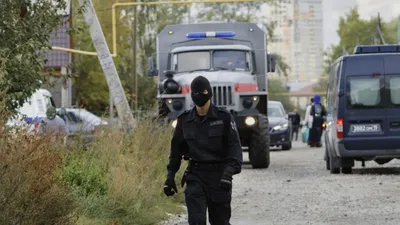 Силовики нагрянули в цыганский табор в Екатеринбурге - ЯПлакалъ