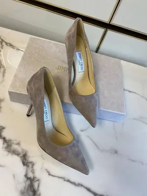 Фотография туфлей Jimmy Choo в формате фотки для Instagram