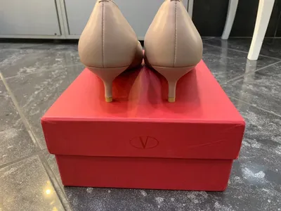 Красивые туфли Valentino с бантом