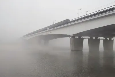 Файл:Fog. Red Pond in Moscow in Autumn.jpg — Википедия