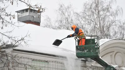 Уборка снега в Красноярске ▻ Услуга чистки снега | Жизнь за городом