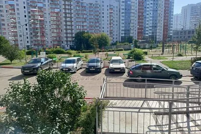 В Красноярске жители Удачного критикуют подсветку новой лестницы - KP.RU