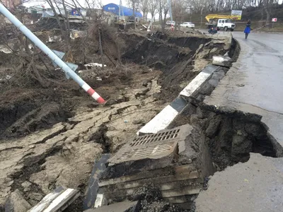 Ульяновск стал жертвой гигантского оползня, жители увидели в нем коррупцию