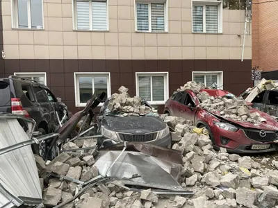 Разрушенные дома и закрытые трассы. Фото последствий жуткого урагана в  Алтайском крае