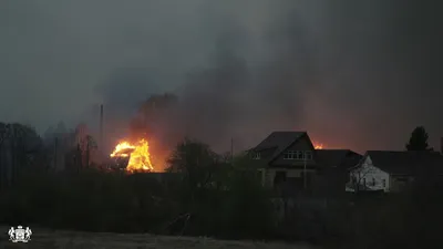 В селе Успенка из-за пожара эвакуируют дом престарелых и детский  психдиспансер - Тюменская линия