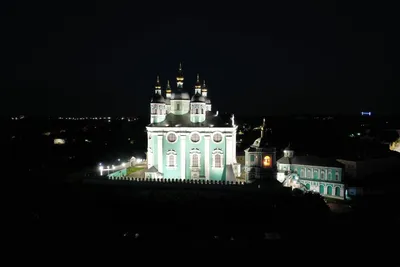 Кафедральный собор Успения Пресвятой Богородицы в Смоленске.