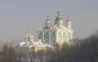 Свято-Успенский кафедральный собор в Смоленске получил новую подсветку |  Световые Технологии ЭСКО