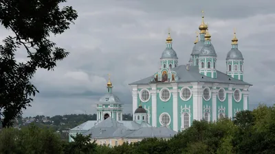 Колокольня Свято-Успенского собора. - Изображение Собор Успения Пресвятой  Богородицы (Успенский собор), Смоленск - Tripadvisor