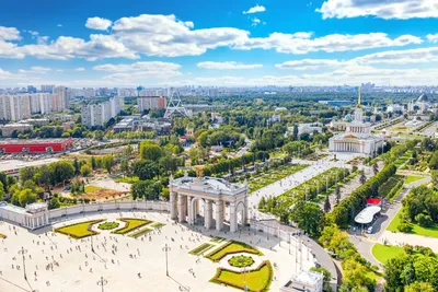 В Москве поменяли 200 маршрутов общественного транспорта. Мэрия довольна, а  москвичи - нет - BBC News Русская служба