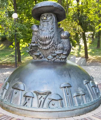 В Рязани появились еще три новые мини-скульптуры из серии «Грибы с глазами»