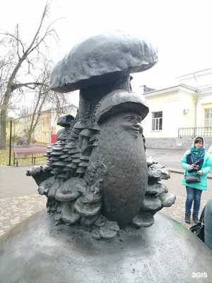 Фото: В Рязани грибы с глазами, жанровая скульптура, ул. Ленина, 26, Рязань  — Яндекс Карты