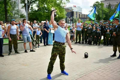 В Бресте празднуют День ВДВ. Фото и видео из 38-й бригады