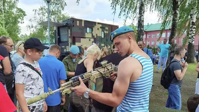 Десантное братство Бобруйска отметило День ВДВ. Фоторепортаж