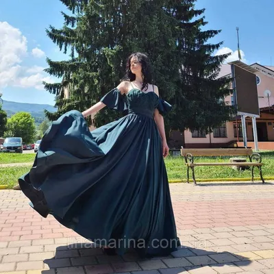 Фото изумрудного вечернего платья: выберите любимый формат