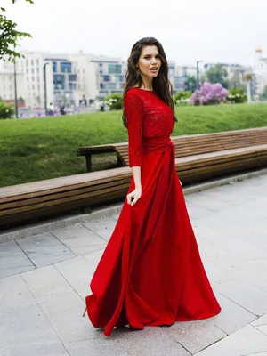 Вечерние красные платья на фото: красота в каждой детали