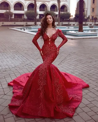 Кружевное платье на картинке