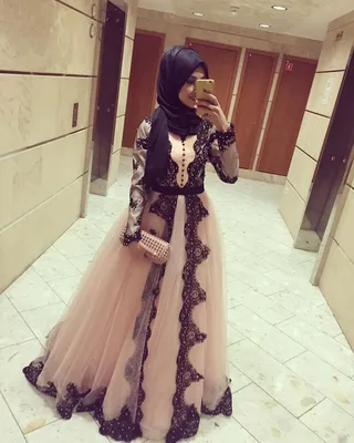 SHOWROOM on Instagram: “Платье с запахом #April🍒” | Fashion outfits,  Abayas fashion, Fashion