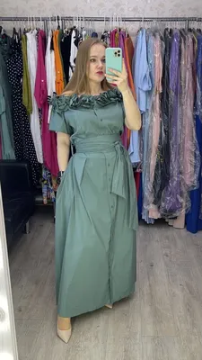 Вечернее платье макси на фото с кружевом