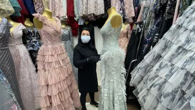 Элегантные вечерние платья на садоводе