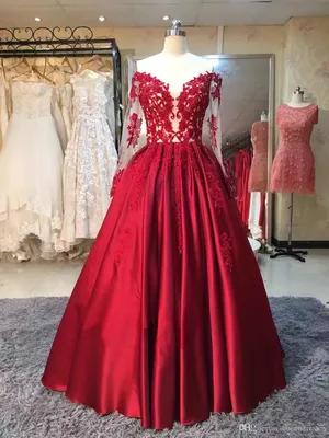 Нежные вечерние платья с кружевом: красота в каждом шве