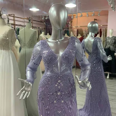 Сиреневое платье на фото в полный рост
