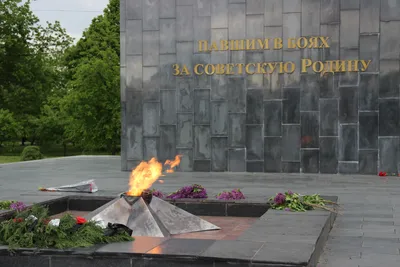 File:Вечный огонь Eternal flame (33652659941).jpg - Wikimedia Commons