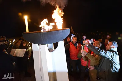 На площади Свободы в Полоцке зажгли Вечный огонь, привезенный из Витебска.  Теперь он будет гореть постоянно | Новости Полоцка и Новополоцка на  GOROD214.by