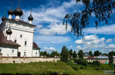 Историческое село Вятское в Ярославской области: как выглядит самая  красивая деревня страны, фоторепортаж - 23 октября 2022 - 76.ru