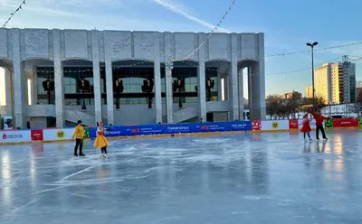 В Перми каток на площади перед Театром-Театром работает без выходных