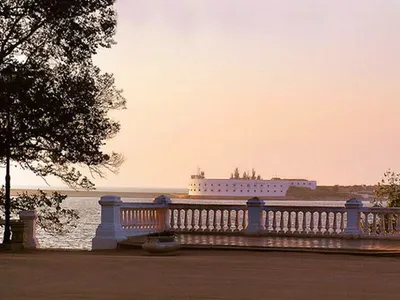 Поездка на море, КРЫМ ЕВПАТОРИЯ, СЕВАСТОПОЛЬ ! Часть 4 Виды смотровой  площадки на улице адмирала Макарова города Севастополь — Toyota Previa  (1G), 2,4 л, 1992 года | путешествие | DRIVE2