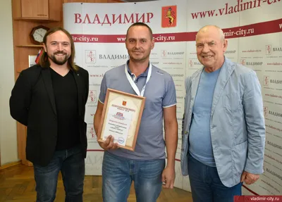 Мэрия Владимира наградила вице-чемпионов хоккейного фестиваля в Сочи