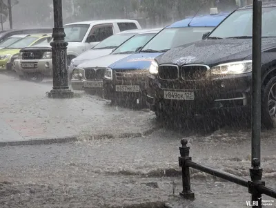Воды на улицах Владивосток сегодня с избытком…