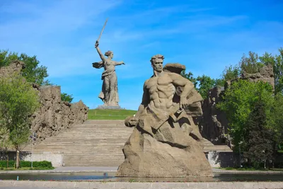 Город-герой Волгоград. Мамаев курган. Скульптура \"Скорбящая мать\" |  Президентская библиотека имени Б.Н. Ельцина