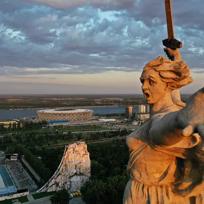 В городе-спутнике Волжском Волгоградской области открылся светящийся зоопарк