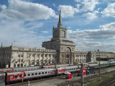 Паровоз на перроне (Волгоград)