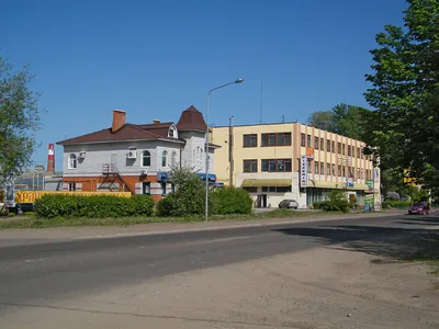 Файл:Здание ДК Марбумкомбината в городе Волжск (Республика Марий Эл) (фото  с другой стороны) улицы.JPG — Википедия