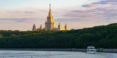 Воробьёвы горы – излюбленное место правящих кругов на многие века