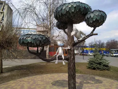 Файл:Voronezh monument Cat from Lezyukov street.jpg — Википедия